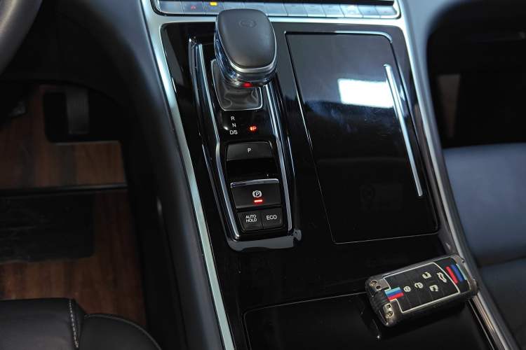 Used GAC Trumpchi M8 2021 Master Series 390T Ultimate Edition Gear Lever