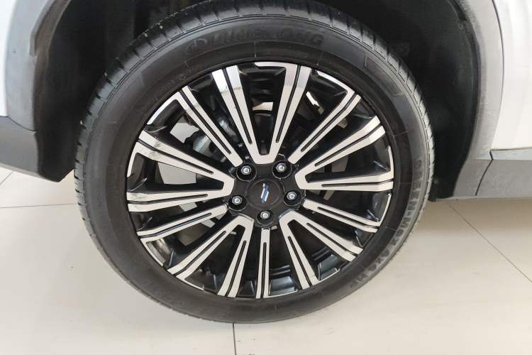 Used CHANGAN OSHAN X5 2021 1.6L CVT Comfort Model Right Rear Wheel Hub