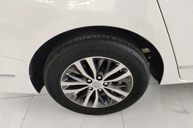 Used Buick GL8 2018 ES 28T Flagship Model China VI Standard