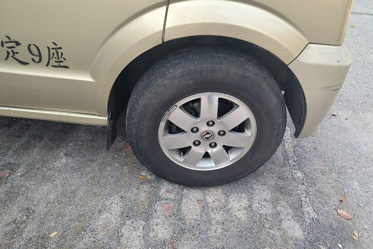 Used Dongfeng Xiaokang C37 2012 1.4L Standard Edition DK13-06
