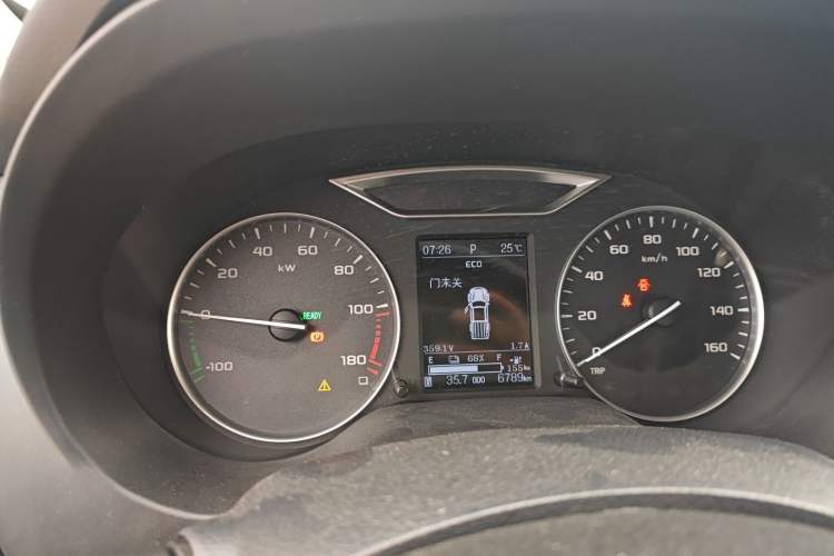 Used Dongfeng Ruichi 6 2023 Bucket-Style Standard Version 350 km