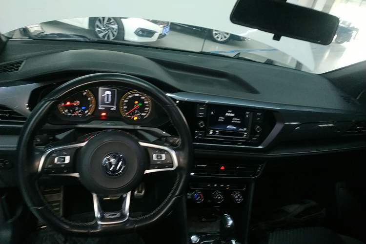 Used Volkswagen Tharu 2019 280TSI Two-Wheel Drive R-Line China VI Standard
