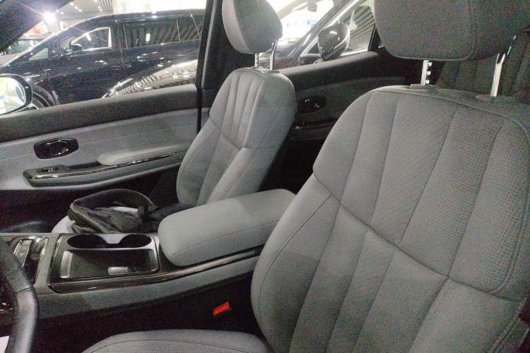 Used Nio ES8 2020 580 km Range Signature Edition Six-Seater Version Left Front Seat