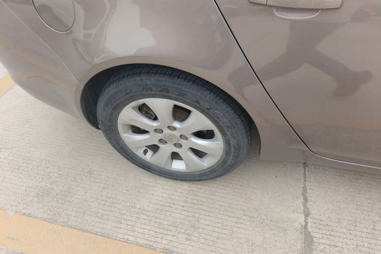 Used Buick Regal 2014 2.0L Leading Fashion Edition Right Rear Wheel Hub