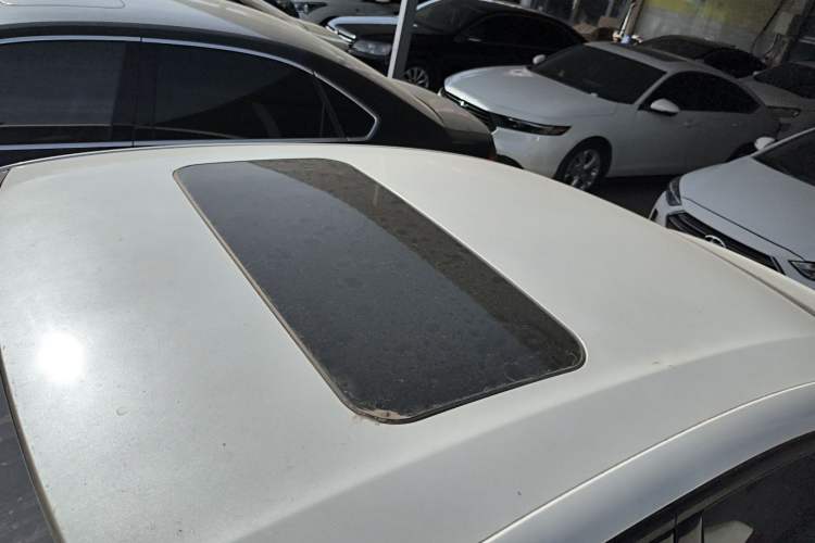 Used Peugeot 308 2019 1.6L Automatic Luxury Version China V Standard Roof