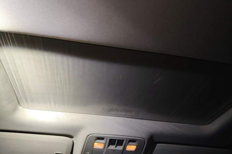 Used Chevrolet Malibu 2017 1.5T Automatic Luxury Edition Headliner