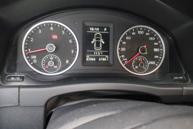 Used Volkswagen Tiguan 2013 1.8 TSI Automatic Two-Wheel Drive Comfort Edition Odometer Close Up