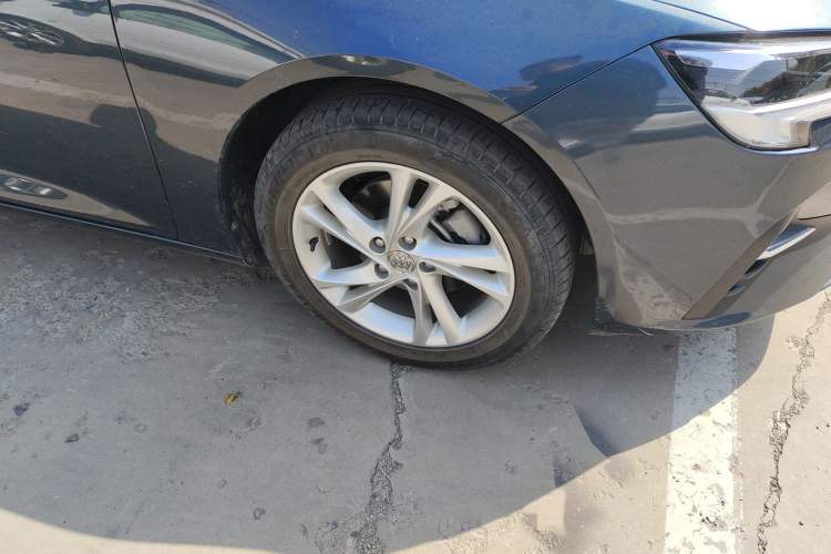 Used Buick Regal 2020 552T Elite Edition Right Front Wheel Hub