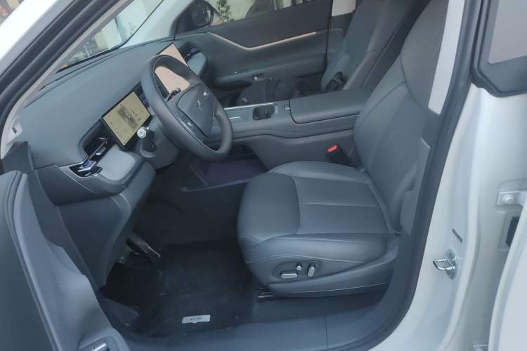 Used XPeng G6 2025 625 Long-Range Max Flagship Edition Left Front Seat