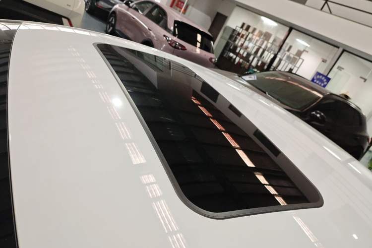 Used Roewe D6 2025 450km Deluxe Edition
