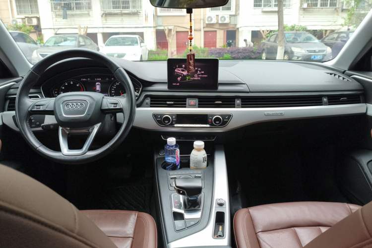 Used Audi A4 2017 45 TFSI allroad quattro Fashion Edition Center Console