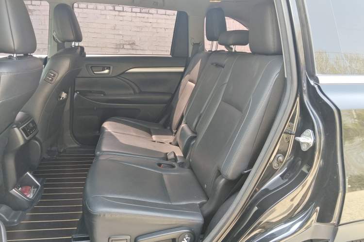 Used Toyota Highlander 2018 2.0T Four-Wheel Drive Luxury Version 7 Seats China VI Standard