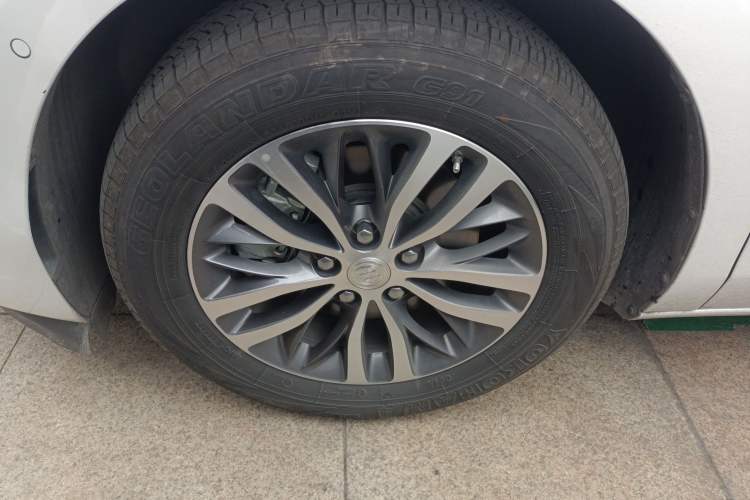 Used Buick GL8 2022 ES Landtrek 653T Luxury Edition