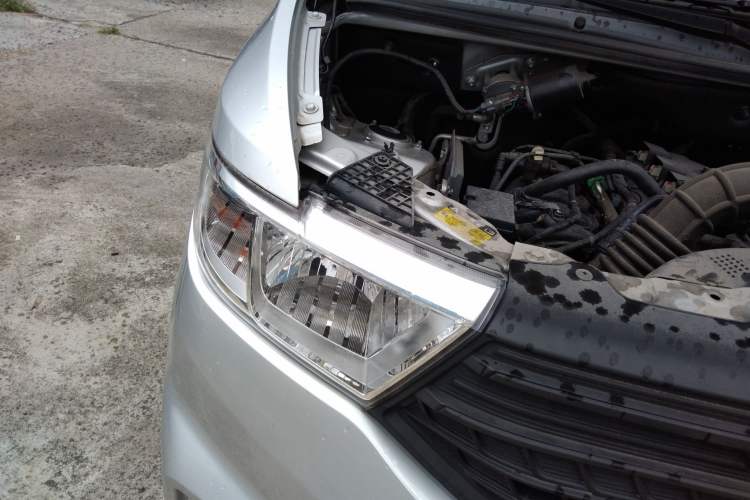 Used Wuling Hongguang V 2022 1.5L Jingqu Version Hydraulic Power Steering LAR
