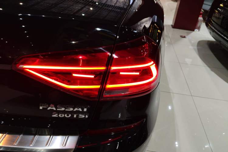 Used Volkswagen Passat 2017 280TSI DSG Luxury Edition
