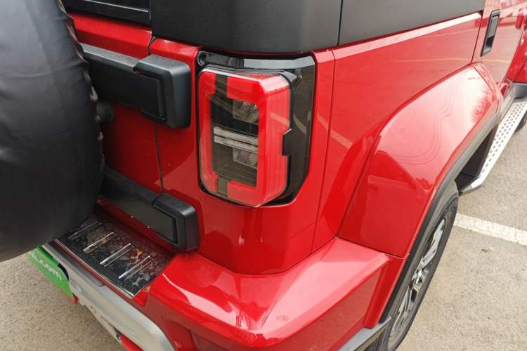 Used BAIC Off-Road BJ40 2019 2.3T Automatic Four-Wheel Drive Urban Hunter Edition Premium Model China VI Emission Standard