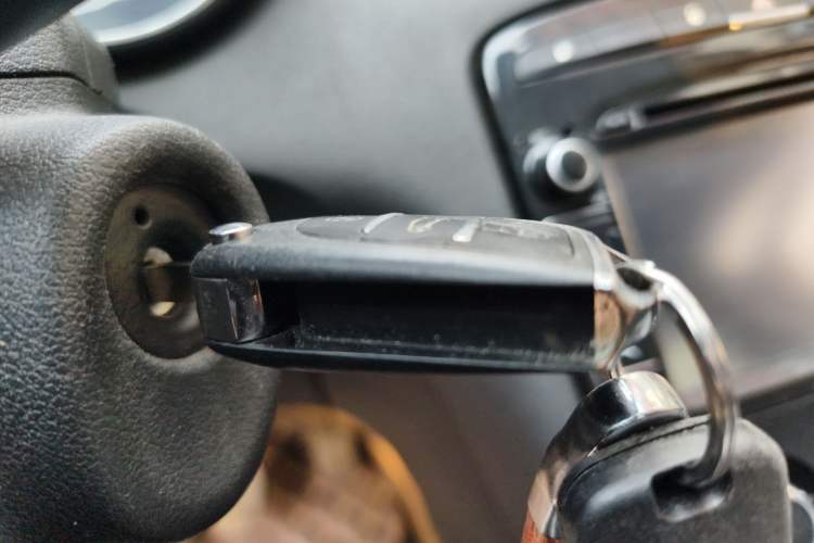 Used Peugeot 408 2013 2.0L Manual Comfort Edition Vehicle Key