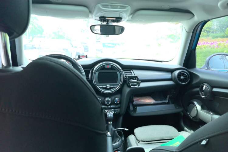 Used MINI 2015 1.5T COOPER Fun Five-Door Edition
