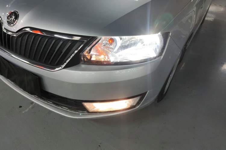 Used Skoda Rapid 2016 1.6L Automatic Chuanxing Edition Left Front Headlight