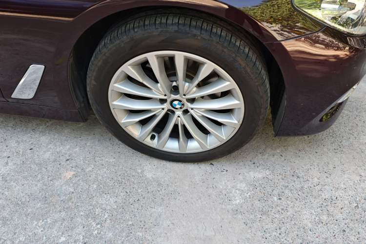 Used BMW 5 Series 2018 525Li Luxury Package
