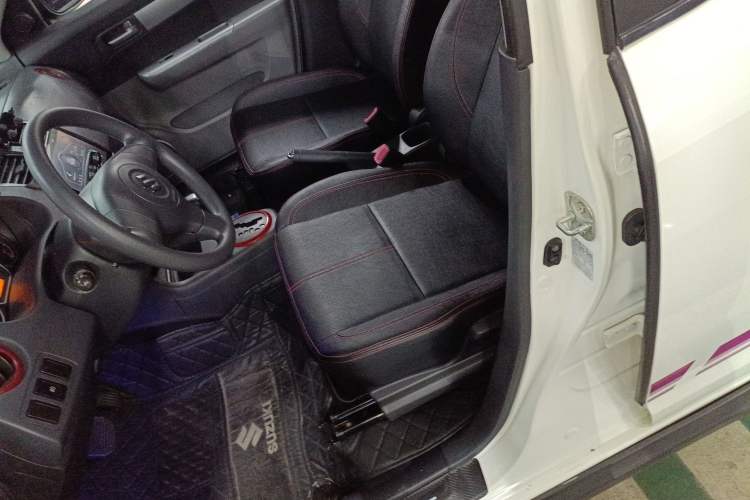 Used Suzuki Swift 2016 1.5L Automatic Fashionable Coolplay Edition Left Front Seat