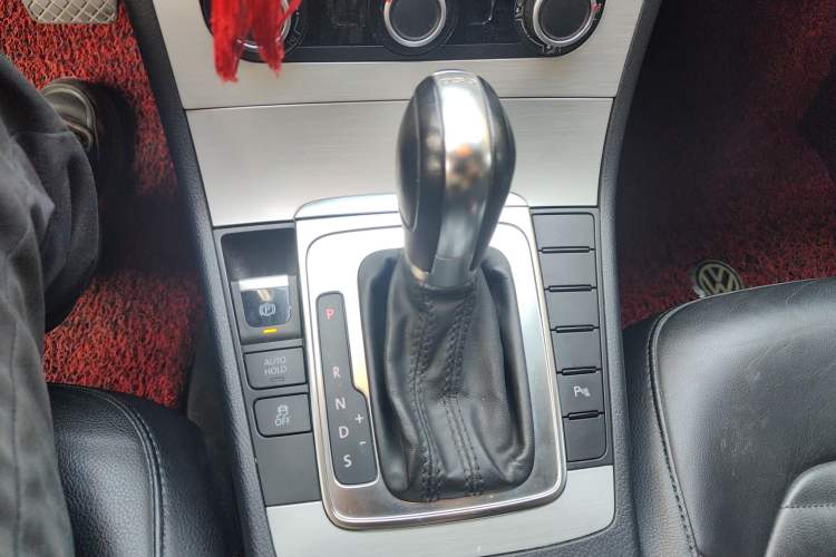 Used Volkswagen Magotan 2013 1.8TSI Premier Model Gear Lever