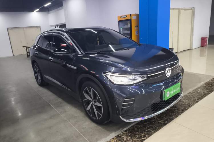 Used Volkswagen ID.4 CROZZ 2021 Long-Range Lite PRO Two-Wheel Drive Version Front Right 45 Deg