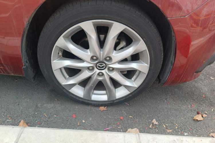 Used Mazda Mazda 3 Axela 2016 Sedan 2.0L Automatic Sport Model
