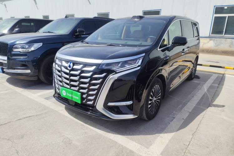 Used Denza D9 2025 DM-i Intelligent Drive 1020 Four-Wheel Drive Flagship Model