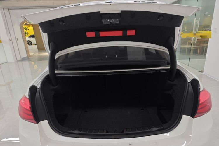 Used BMW 3 Series 2018 320Li Fashion Model Trunk