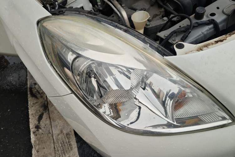 Used Nissan Sunny 2011 1.5XE CVT Comfort Edition Right Front Headlight