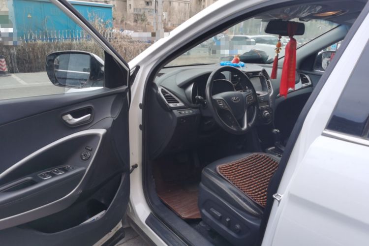 Used Hyundai Santa Fe 2013 2.4L Automatic Two-Wheel Drive Smart Version Driver Seat