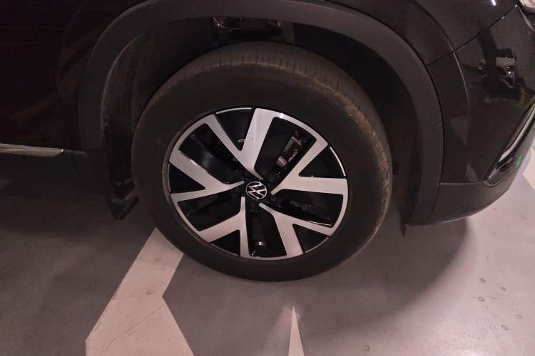 Used Volkswagen Tayron 2024 300TSI Two-Wheel-Drive Luxury Plus Advanced Version Right Front Wheel Hub