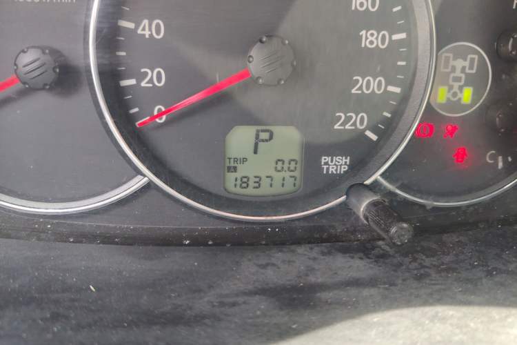 Used Mitsubishi Pajero Sport 2011 3.0L Luxury Navigation Edition Odometer Close Up