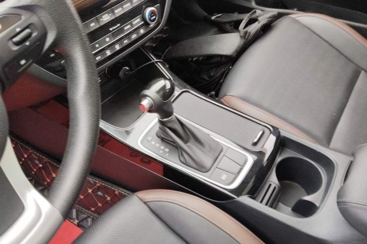 Used Kia K3 (Kai Shen) 2017 1.8L Automatic GLS Gear Lever