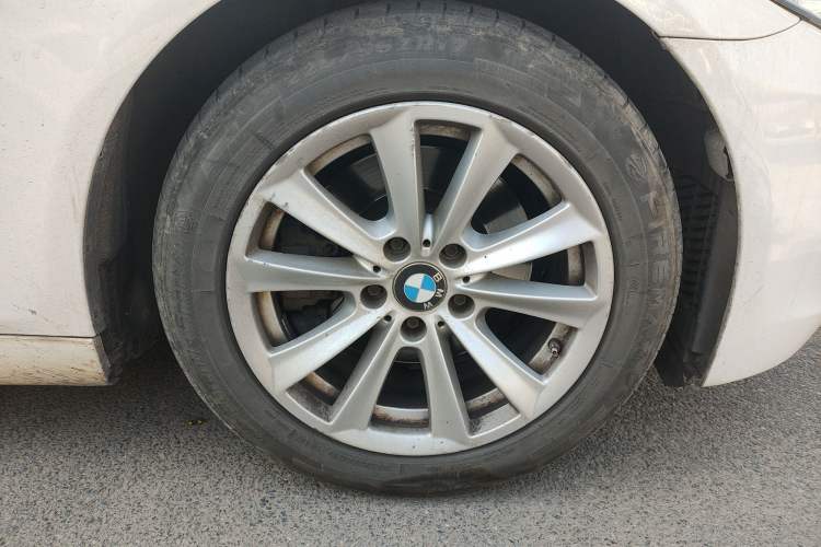 Used BMW 5 Series 2012 523Li Leading Model
