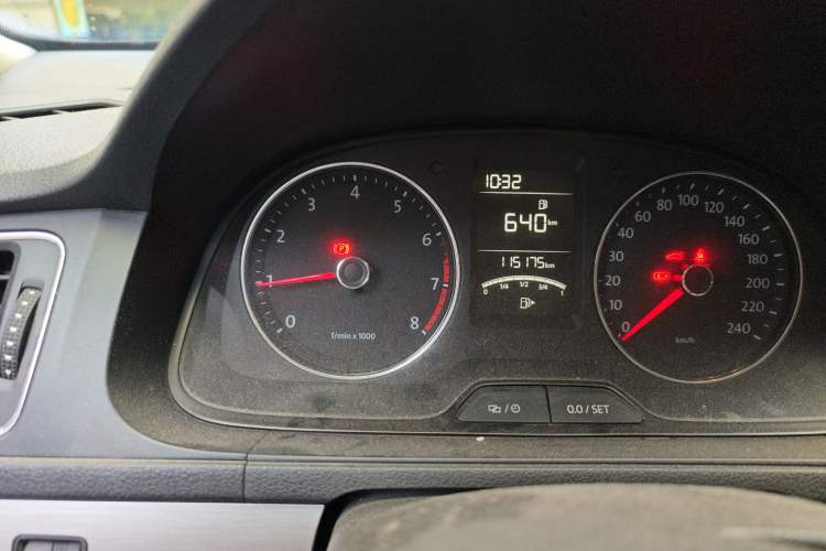 Used Volkswagen Lavida 2013 Restyled Classic 1.6L Manual Comfort Edition Odometer Close Up