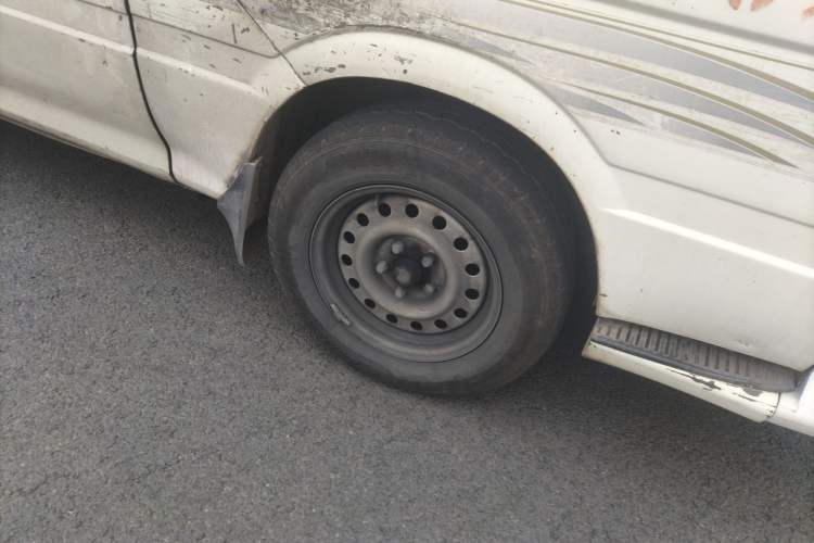 Used Golden Dragon Hiace 2010 2.2L Standard-Wheelbase Advanced Version 491Q-M Right Front Wheel Hub