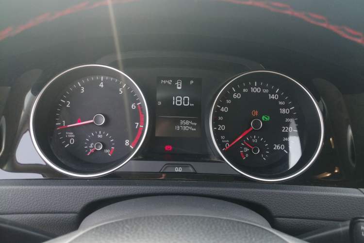 Used Volkswagen Golf 2018 1.6L Automatic Fashion Model