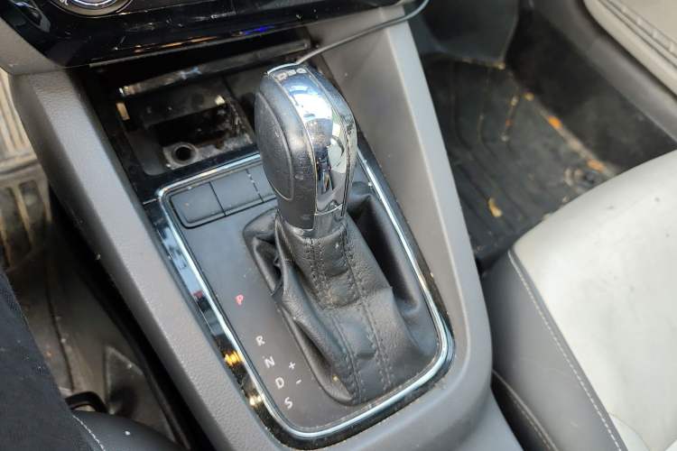 Used Volkswagen Sagitar 2015 230TSI Automatic Comfort Version
