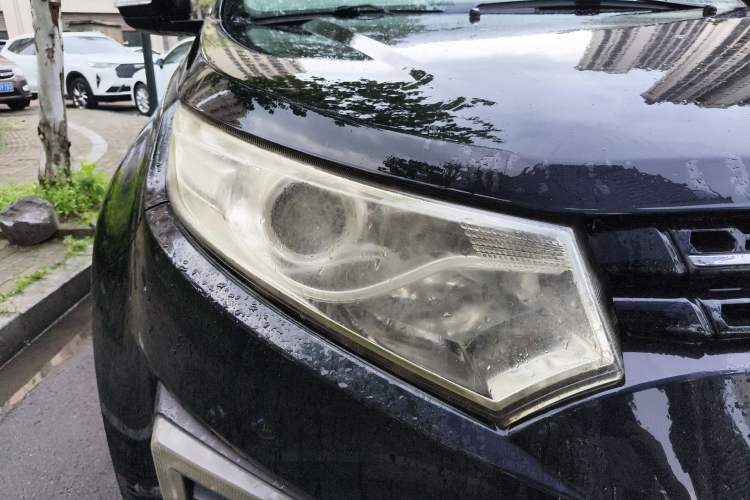 Used JMC Yusheng S330 2016 1.5L GTDi Automatic Two-Wheel Drive Fashion Edition Right Front Headlight