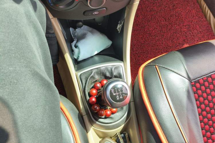 Used Hyundai Verna (older generation) 2014 1.4L Manual Top-Tier Model TOP Gear Lever