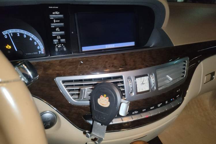 Used Mercedes-Benz S-Class 2012 S 300 L Prestige Grand Edition Audio And AC Panel