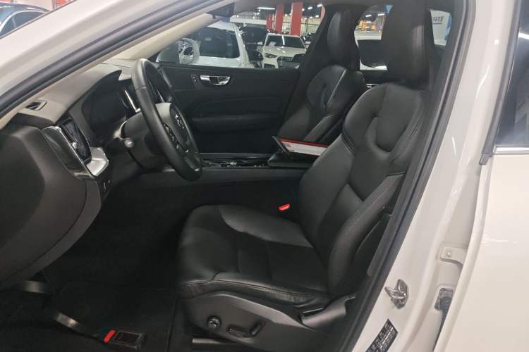 Used Volvo XC60 2018 T5 4x4 Zhiyi Edition
