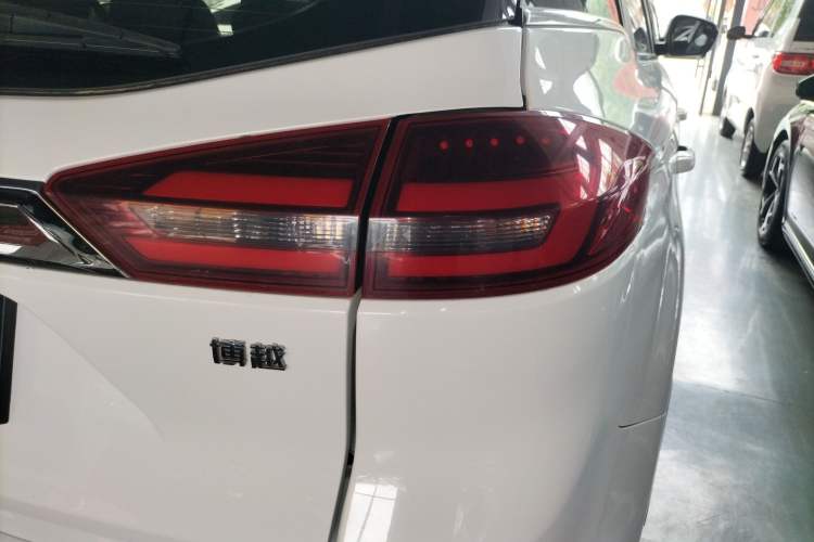 Used Geely Auto Emgrand X7 Sport 2020 1.8TD DCT Two-Wheel Drive Smart Connect 4G-Enabled Version