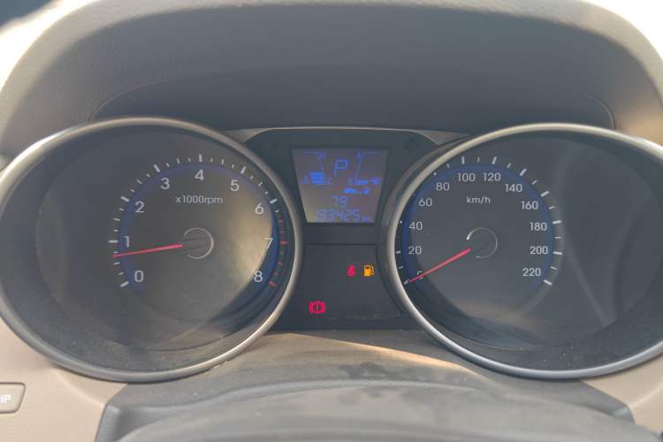 Used Hyundai ix35 2013 2.0L Automatic Two-Wheel Drive Smart GLS China IV Standard
