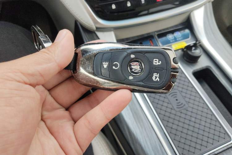 Used Buick GL8 2021 ES Landtrek 653T Comfort Edition
