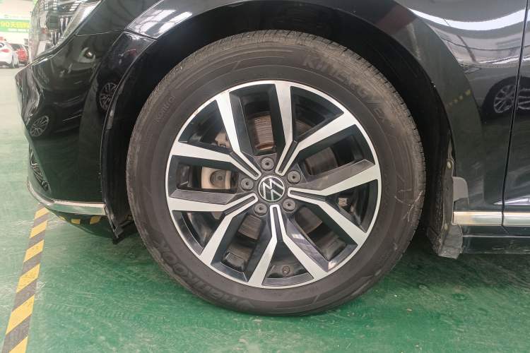 Used Volkswagen Magotan 2020 330TSI DSG Leading Model Exterior 4