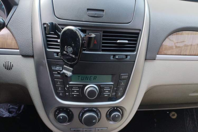 Used Buick Excelle 2015 1.5L Automatic Classic Model
