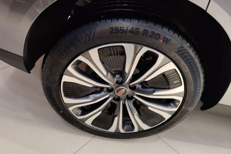 Used Hongqi HS6 PHEV 2026 220 All-Wheel Drive Smart Hybrid Version Exterior 5